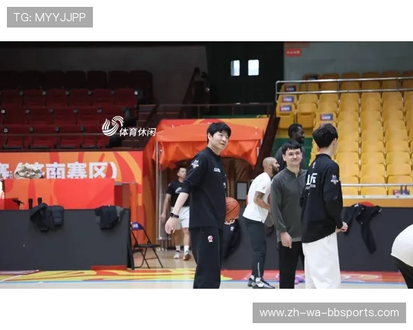 为什么CBA篮球球员会有足球日：体育赛事的跨界融合